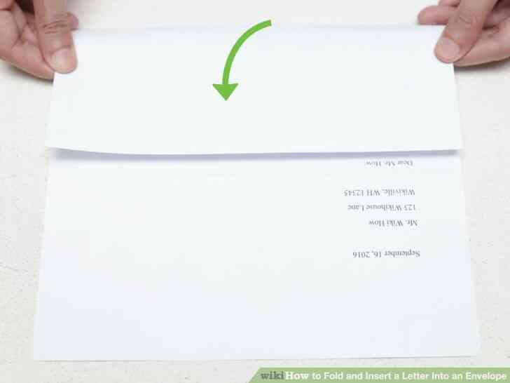Image intitulée Plier et Insérer une Lettre Dans une Enveloppe à l